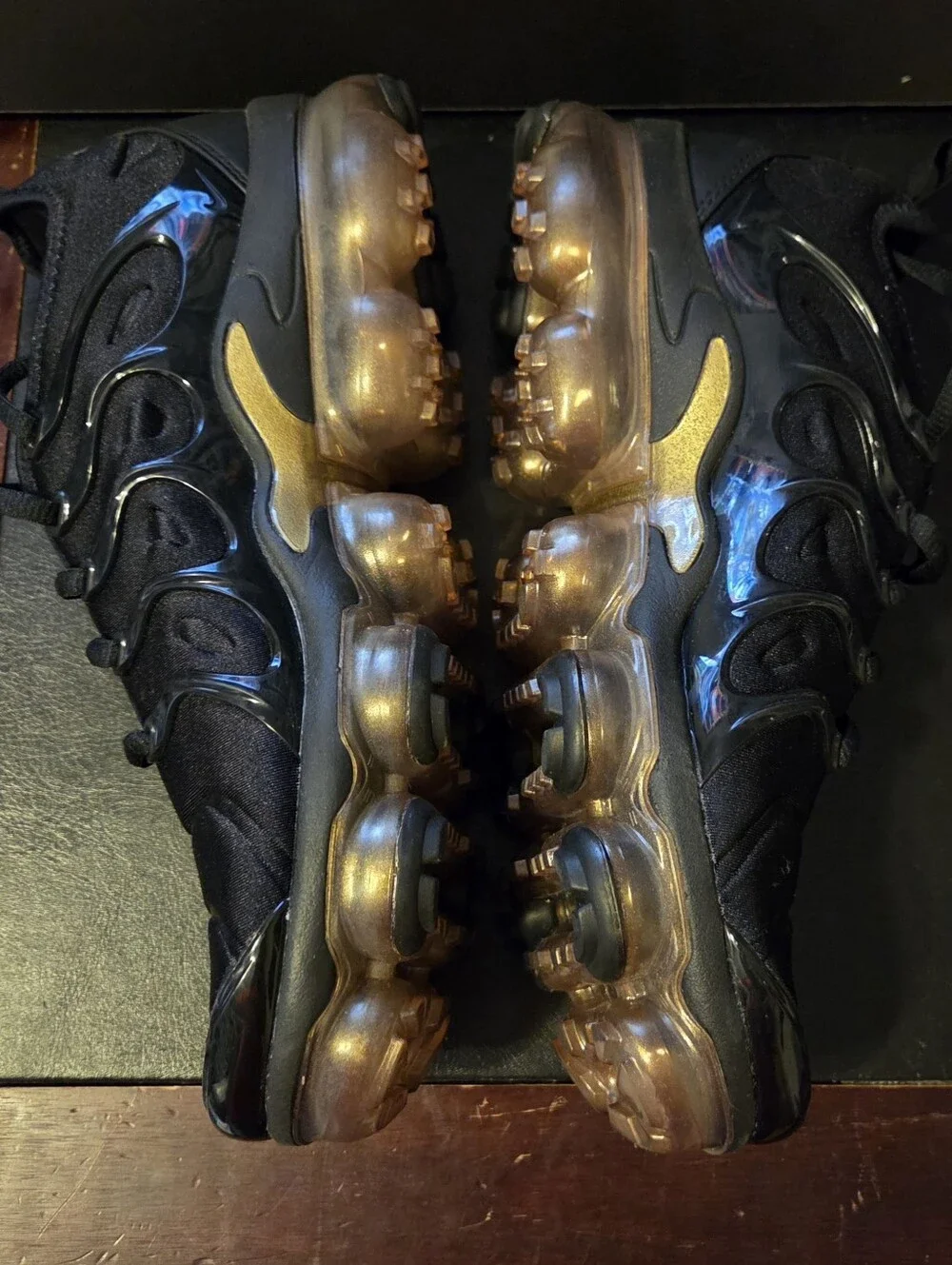 Nike Air Vapormax Plus Black Metallic Gold Size 8